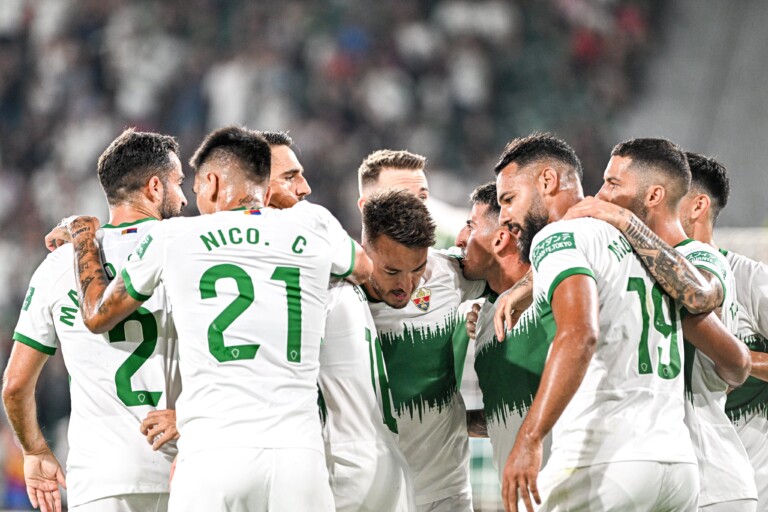 El Elche cosecha la primera victoria de la temporada