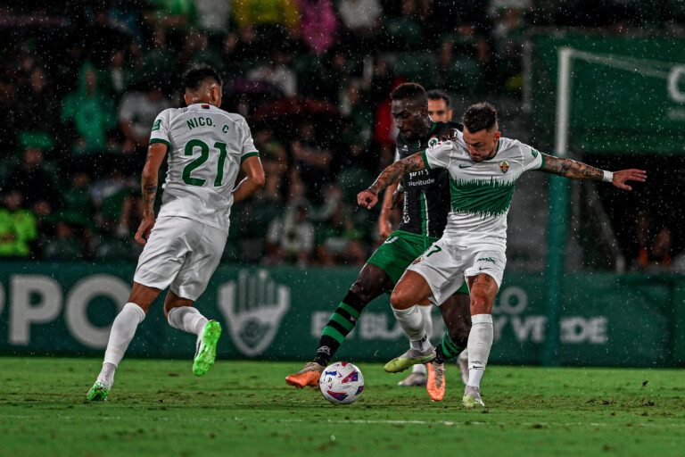 Elche y Racing firman tablas en el Martínez Valero