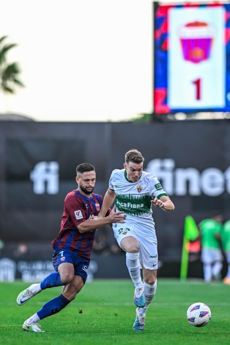 Elche y Eldense firman las tablas en el derbi del Vinalopó