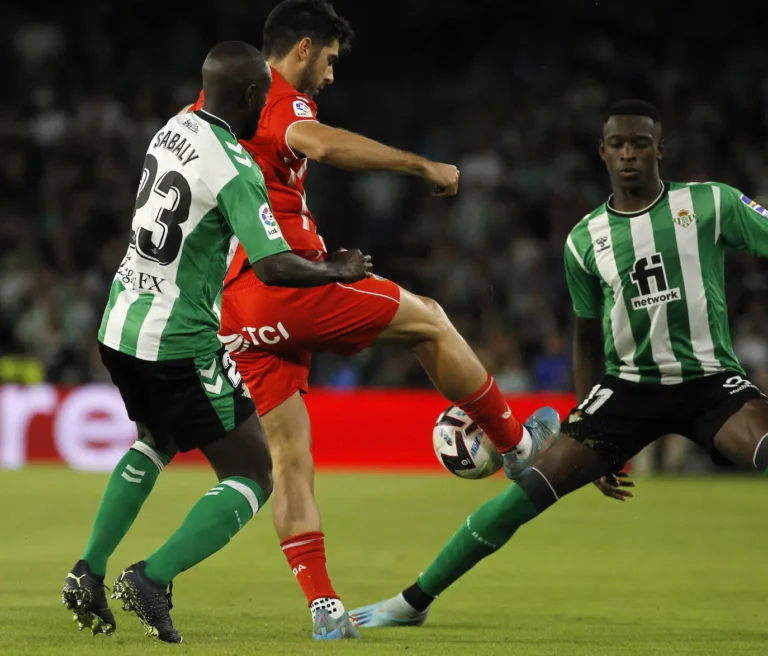 Almería – Betis: Un choque con aspiraciones contrastadas