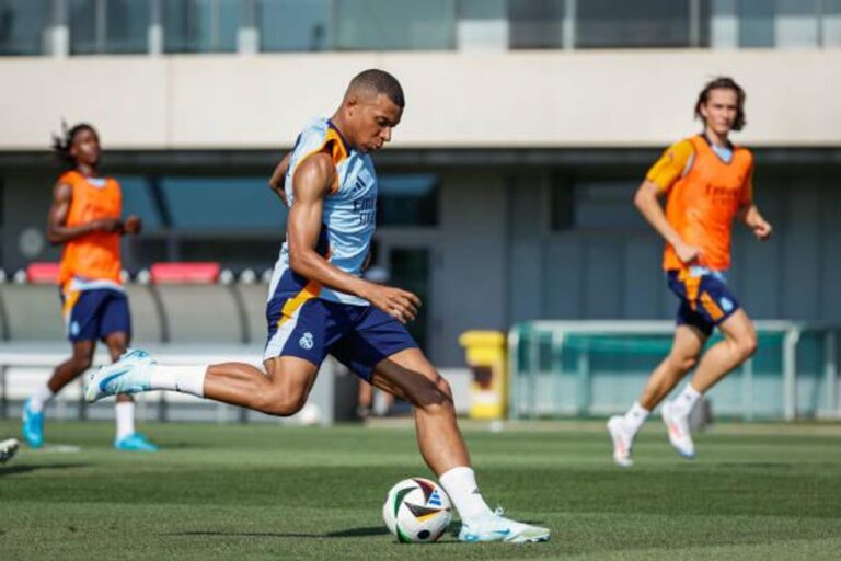 Mbappé comienza a postularse como titular en la final de la Supercopa de Europa