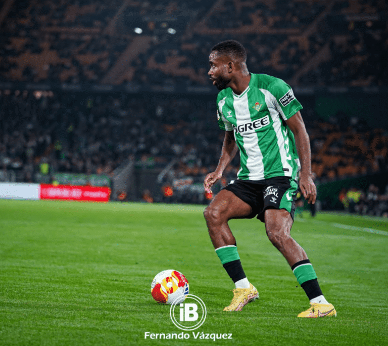 Bakambu, en el aire: el mercado se estrecha y el Betis espera decisiones