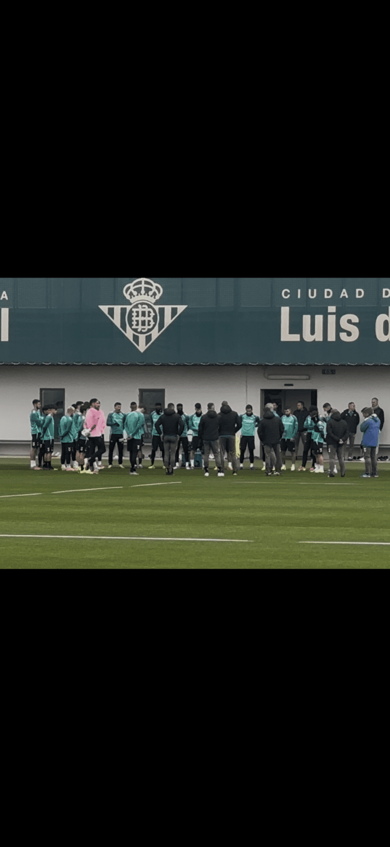 Bakambu vuelve a entrenar con el Betis