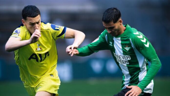 Miguel Romero hoy con el Betis Juvenil | Fuente: Real Betis